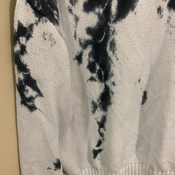 LF Oversized Crystal Die Sweater - Picture 9 of 9